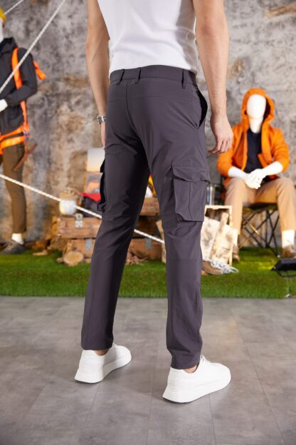 Sporty stylish cargo trousers - Image 3