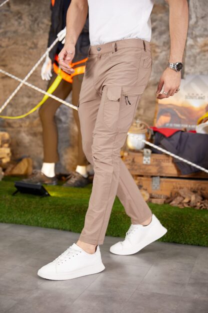 Sporty stylish cargo trousers - Image 3